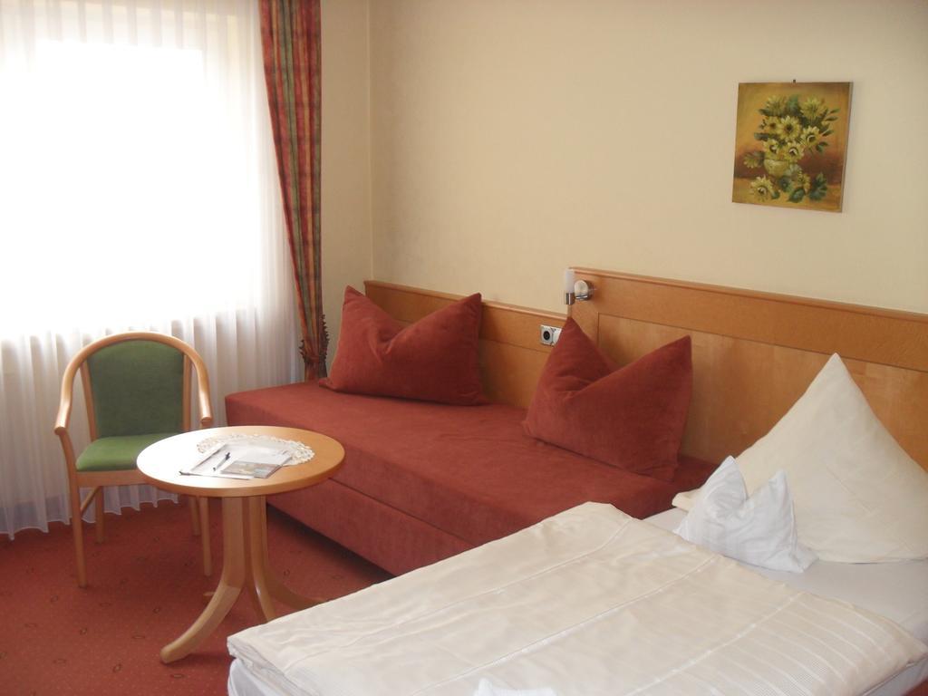 Hotel Reichsschenke Zum Ritter Gotz "Garni" Kröv Habitación foto